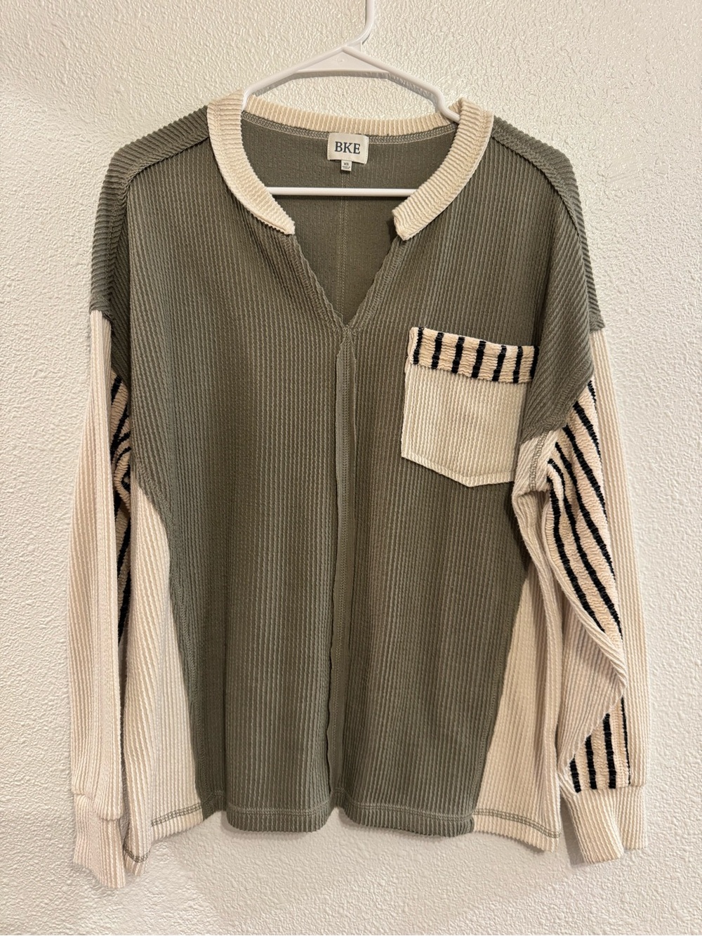 BKE Olive Green & Cream Ribbed V-Neck Sweater with Pocket